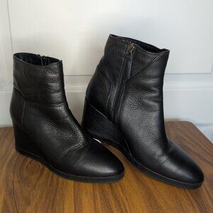 Aquatalia Black Weatherproof Judy Tumbled Calf Leather Wedge Heel Booties size 8